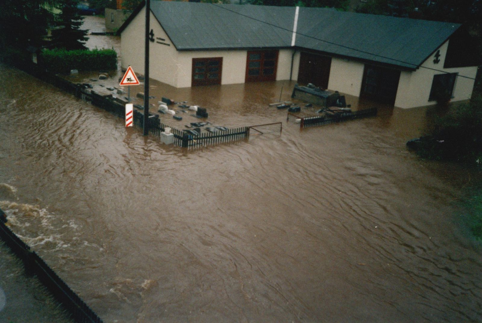 Hochwasser 2002 bei Steinmetz Drechsel